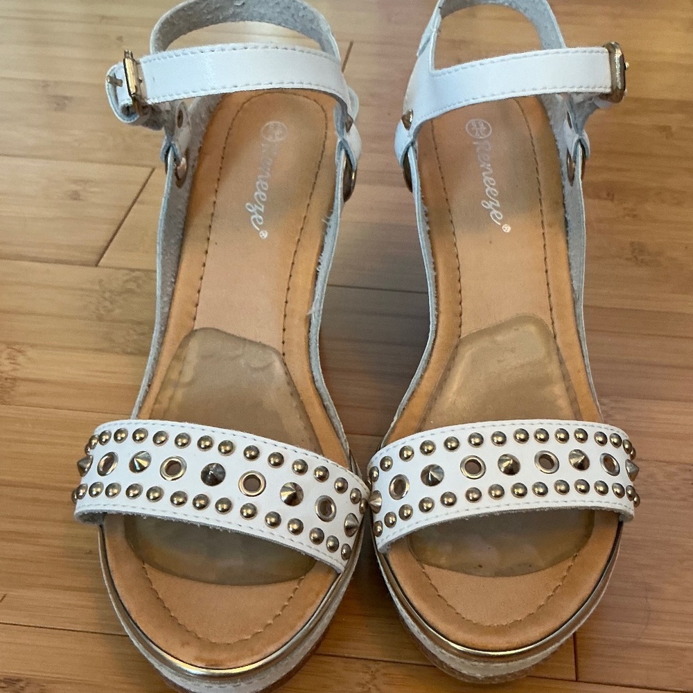 White & Gold Summer Wedge Size 6 1/2